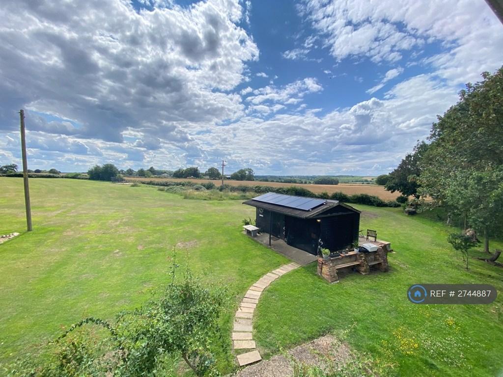 Field, Stable, Views.