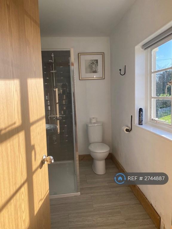 Ensuite Bathroom.