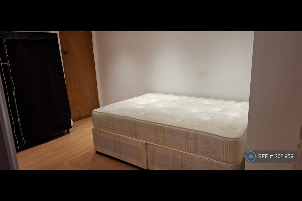 Living/Bedroom