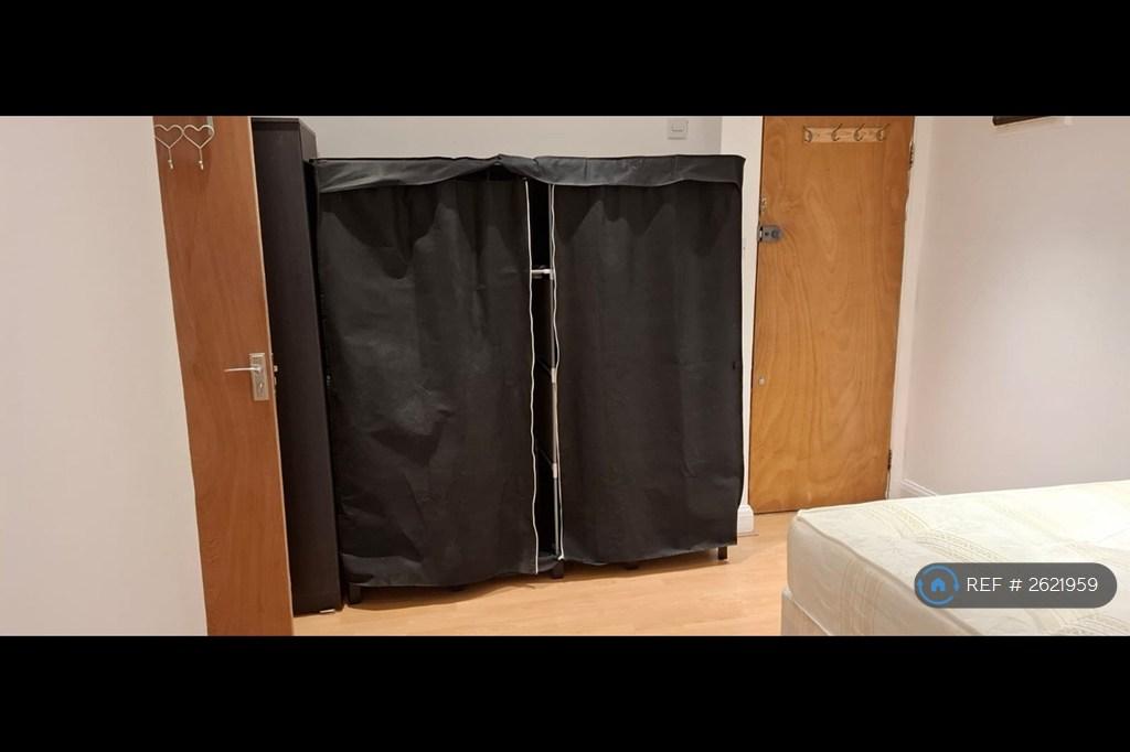Living/Bedroom