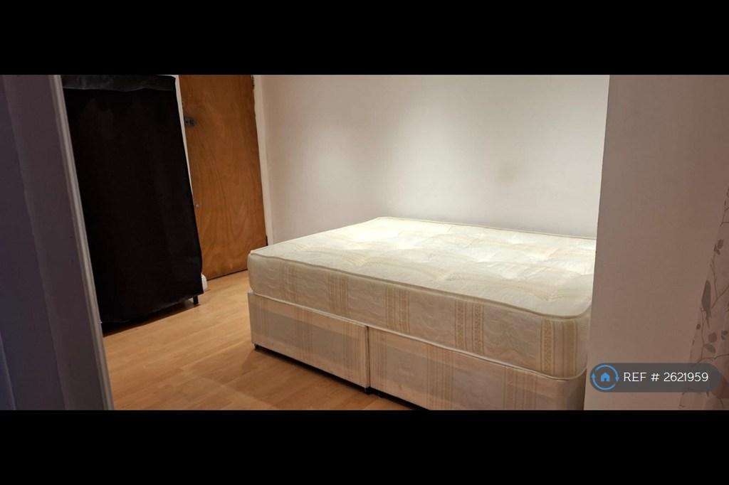 Living/Bedroom