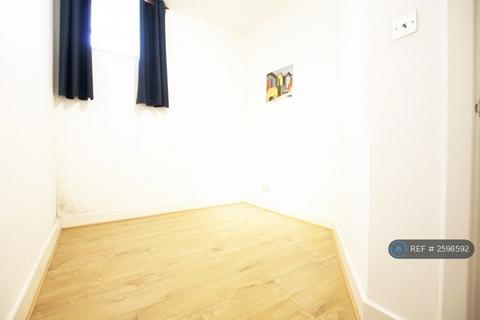 2 bedroom flat to rent, Grand Marine Court, Bournemouth, BH2