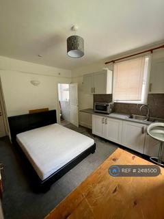1 bedroom in a house share to rent, Willingdon Road, London, N22