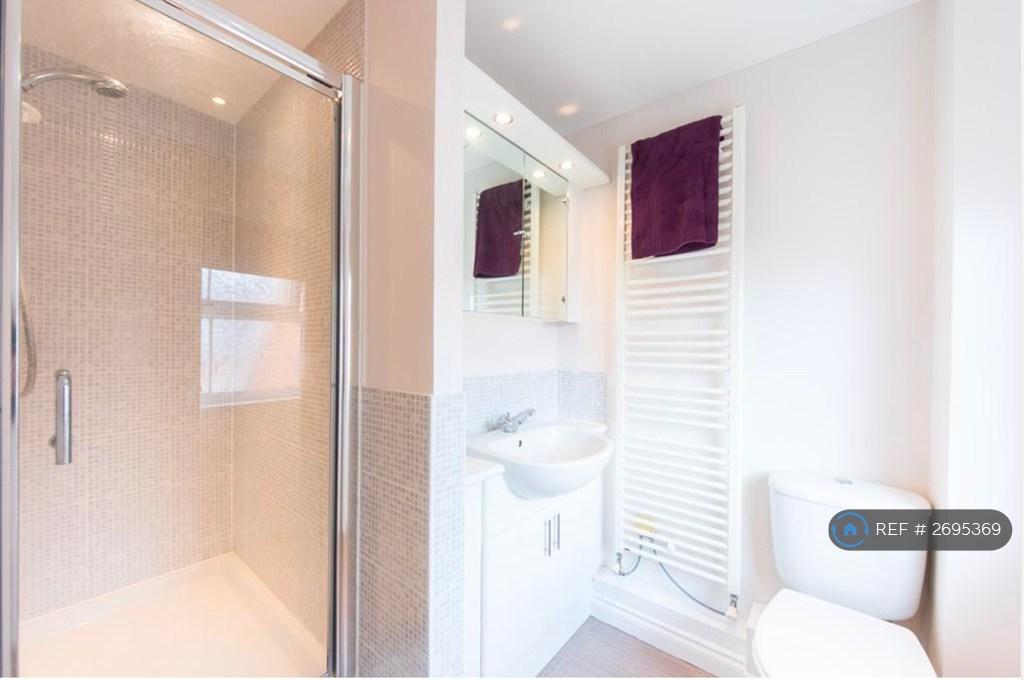 Room 6 Ensuite