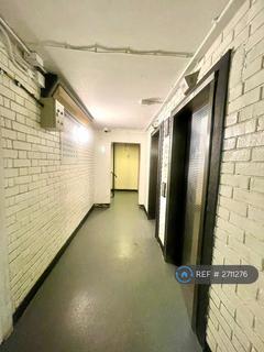 1 bedroom in a flat share to rent, Manchester Road, London, E14