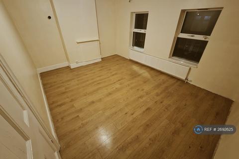 undefined, Warwick Road West, Luton, LU4