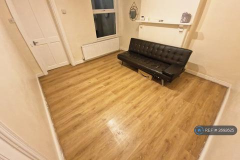 undefined, Warwick Road West, Luton, LU4