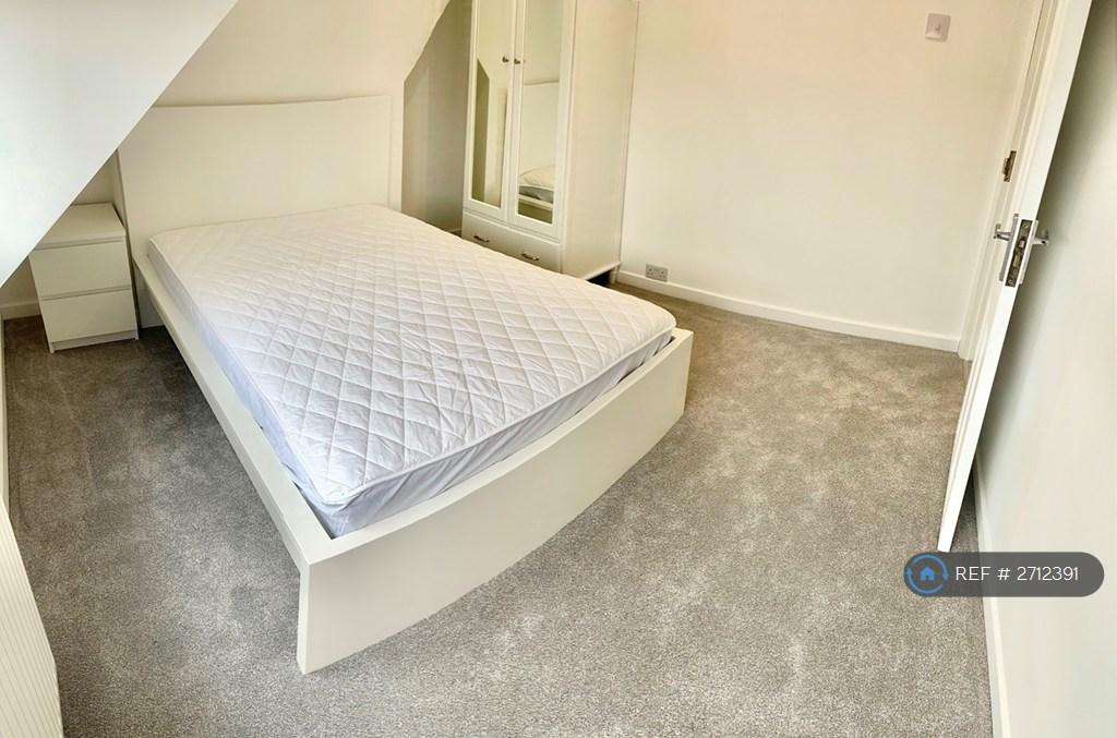 Bed 3 b