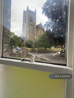 1 bedroom in a house share to rent, Waterden Road, Guildford, GU1