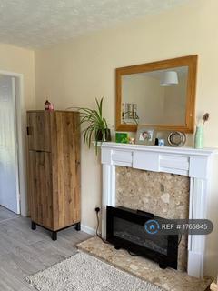 3 bedroom semi-detached house to rent, Berneshaw Close, Corby, NN18
