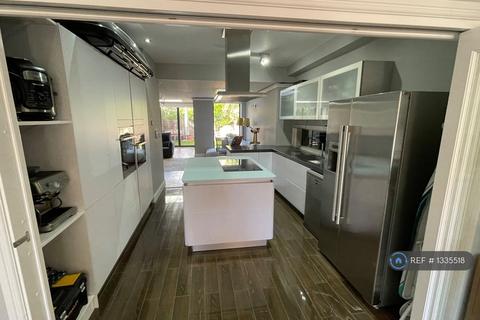 undefined, Red Post Hill, London, SE24