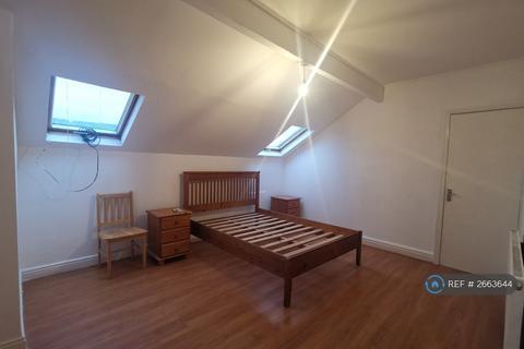 3 bedroom flat to rent, Bentley Lane, Leeds, LS6