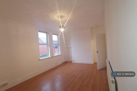 3 bedroom flat to rent, Bentley Lane, Leeds, LS6