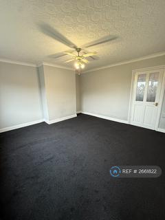 3 bedroom semi-detached house to rent, Thorpe Crescent, Leeds, LS10