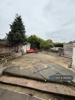 3 bedroom semi-detached house to rent, Thorpe Crescent, Leeds, LS10