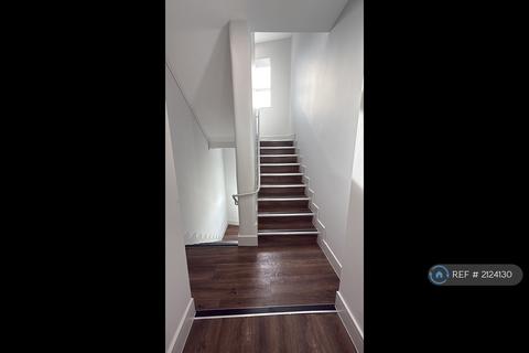 1 bedroom flat to rent, Luton Road, Chatham, ME4