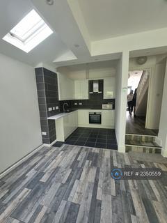 5 bedroom terraced house to rent, Leahurst Road, London, SE13