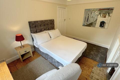 undefined, Ellington Road, London, N10