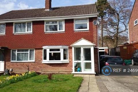 3 bedroom semi-detached house to rent, Cowdray Close, Southampton, SO16