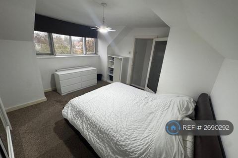 1 bedroom in a house share to rent, Church Street, London, N9