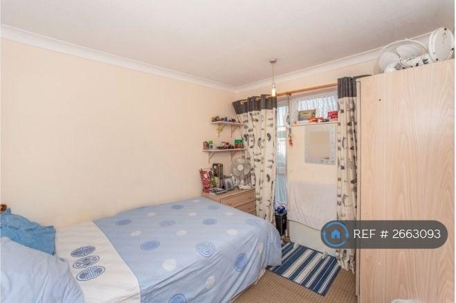 Bedroom 2 (Double)