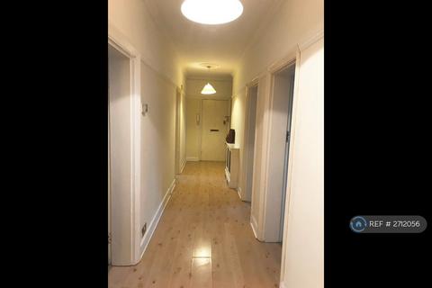 undefined, Mount Avenue, London, W5