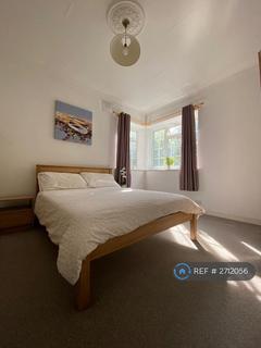 3 bedroom flat to rent, Mount Avenue, London, W5