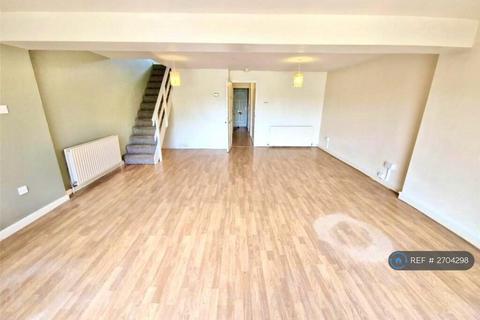 3 bedroom terraced house to rent, Clandon Close, Birmingham, B14