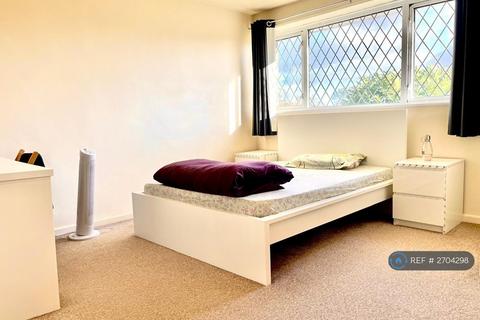 3 bedroom terraced house to rent, Clandon Close, Birmingham, B14