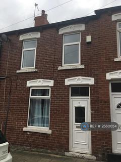 3 bedroom terraced house to rent, Grafton Street, Castleford, WF10