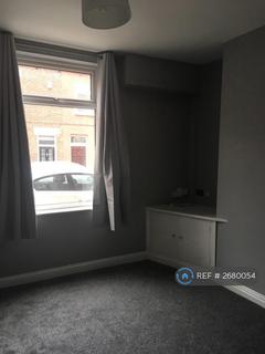 3 bedroom terraced house to rent, Grafton Street, Castleford, WF10