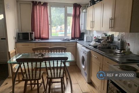5 bedroom terraced house to rent, Barchester Close, Uxbridge, UB8