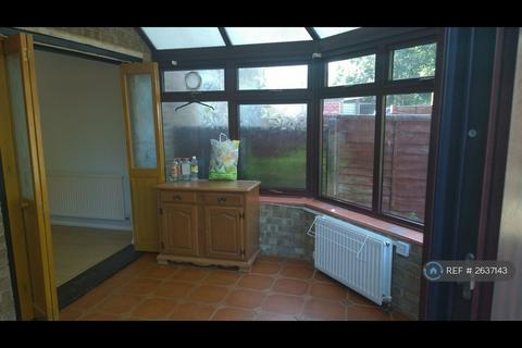 undefined, Elmhurst Close, Furzton, Milton Keynes, MK4