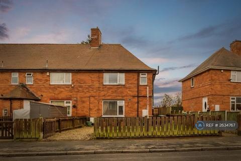 3 bedroom semi-detached house to rent, Amesbury Circus, Nottingham, NG8