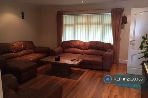 1 bedroom in a house share to rent, Thorpe Lea Road, Egham, TW20