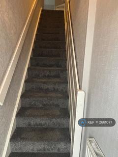2 bedroom flat to rent, Lees, Oldham, OL4