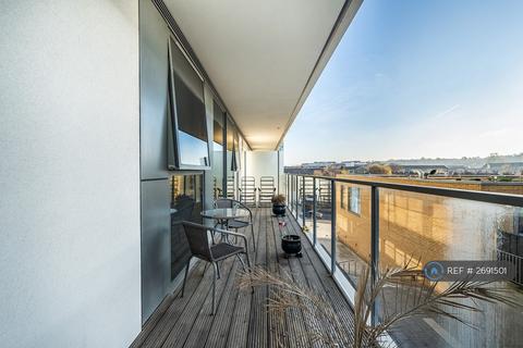 2 bedroom flat to rent, Granite Apartments, London, SE10