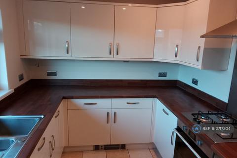 undefined, St. Peters Crescent, Huddersfield, HD5