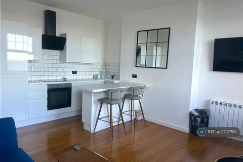 2 bedroom flat to rent, Lewis Crescent, Cliftonville, Margate, CT9