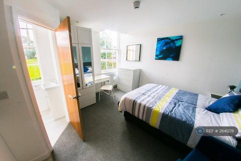 Studio to rent, Wolverhampton Street, Dudley, DY1