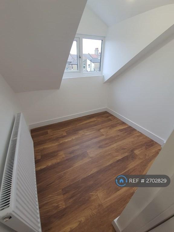 Room 6 - Ensuite Loft