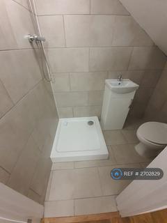 1 bedroom in a house share to rent, Plumstead Common Road, London, SE18