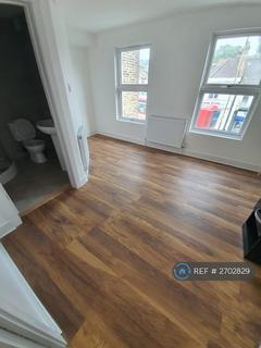 1 bedroom in a house share to rent, Plumstead Common Road, London, SE18