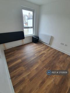1 bedroom in a house share to rent, Plumstead Common Road, London, SE18