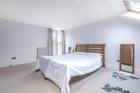 undefined, Ashleigh Road, Mortlake, London