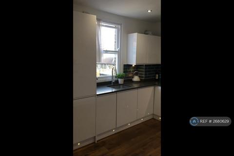 3 bedroom flat to rent, Rushcroft Rd, Brixton, SW2