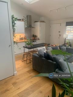 Studio to rent, Old Kent Road, London, SE1