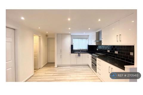 3 bedroom semi-detached house to rent, Voltaire Avenue, Salford, M6