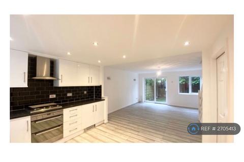 3 bedroom semi-detached house to rent, Voltaire Avenue, Salford, M6