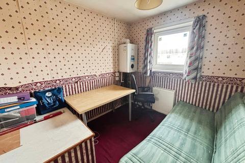 3 bedroom semi-detached house for sale, Springhill Avenue, Wakefield WF4
